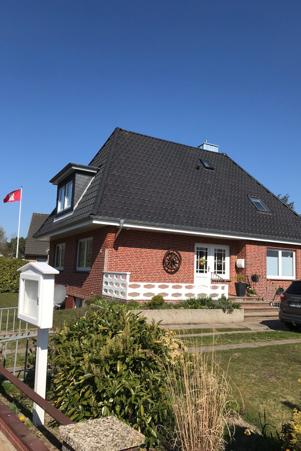 Die Ferienwohnung Klabautermann liegt je ca. 10 Gehminuten vom Strand